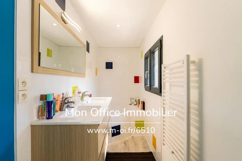 Maison - 210 m² - 7 pièces