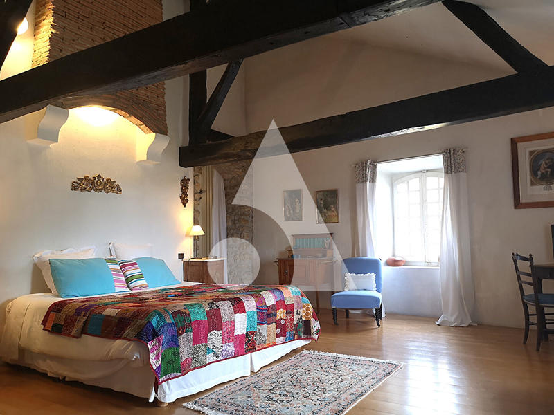 Maison - 260 m² - 7 pièces