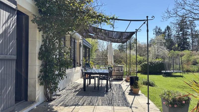 Maison - 190 m² - 8 pièces