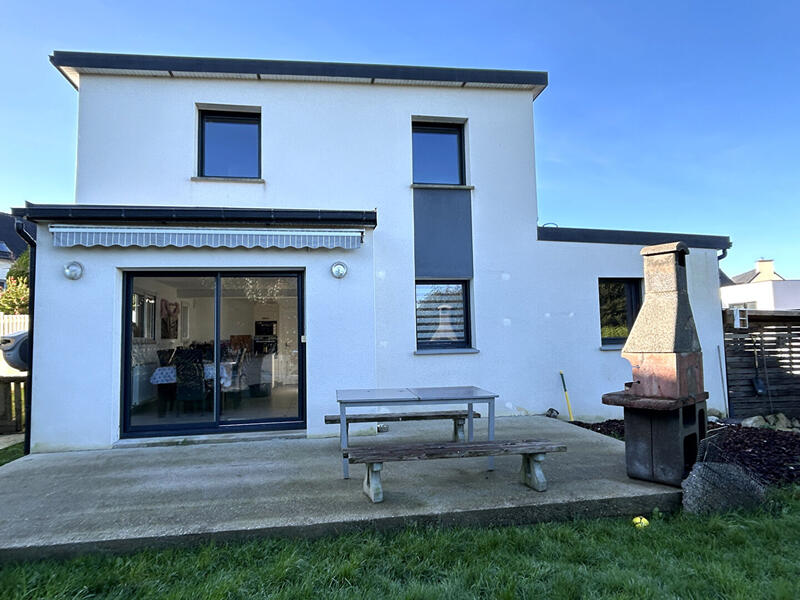 Maison - 90 m² - 5 pièces