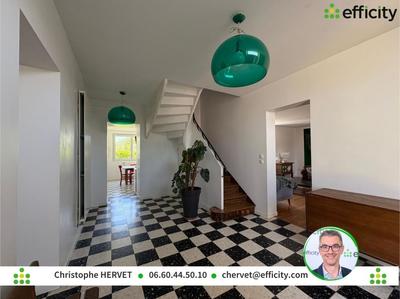 Maison - 218 m² - 6 pièces