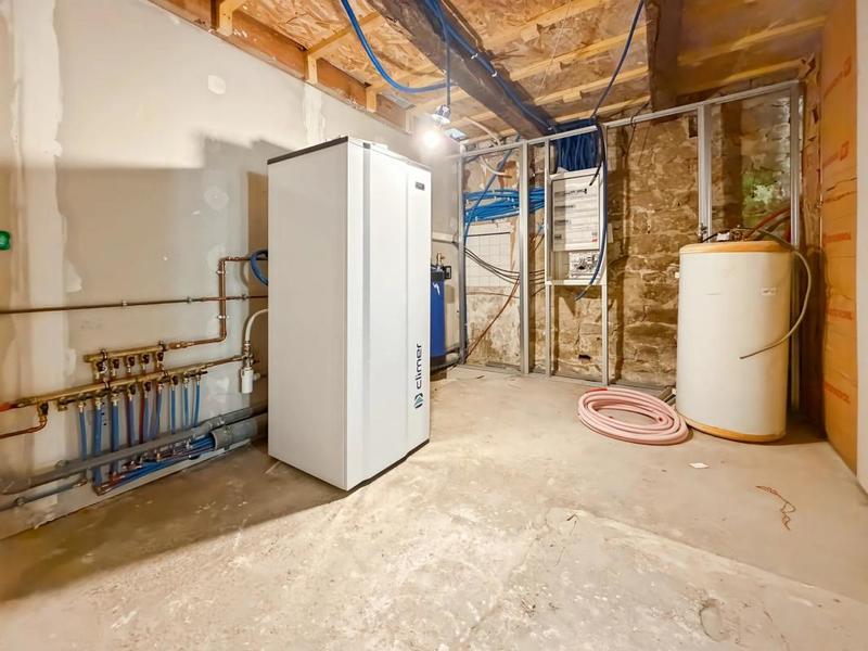 Maison - 250 m² - 6 pièces