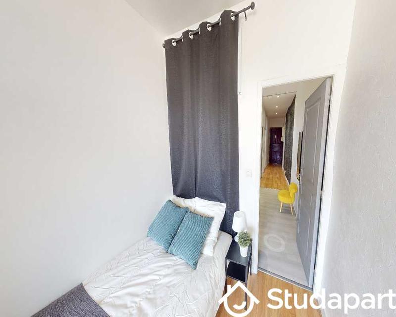 Chambre - 70 m² - 1 pièce
