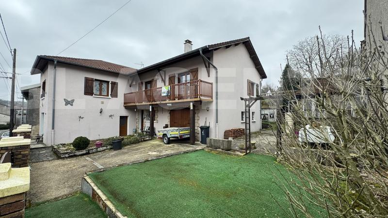 Maison - 213 m² - 8 pièces