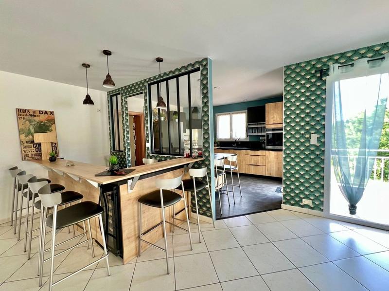 Maison - 235 m² - 7 pièces