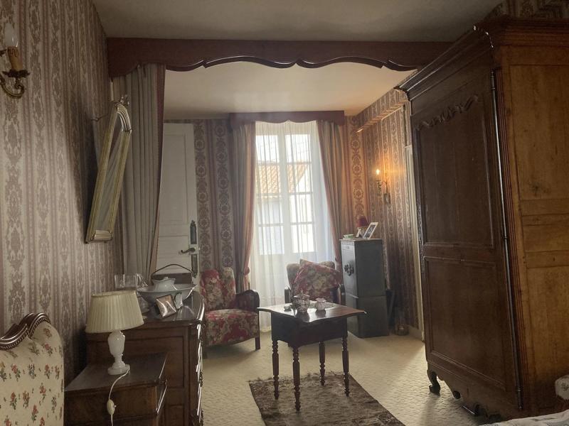 Maison - 266 m² - 14 pièces