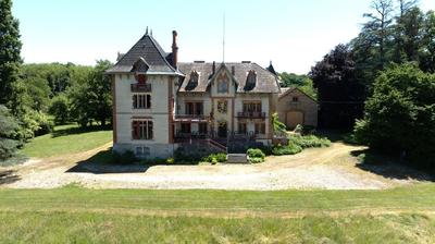 Château - 808 m² - 18 pièces