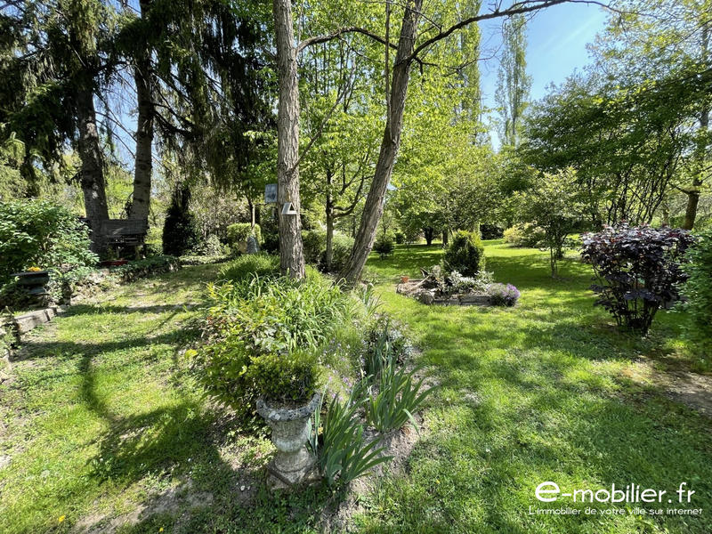 Maison - 184 m² - 8 pièces