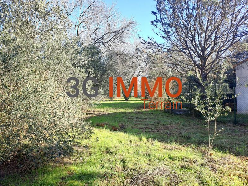 Terrain constructible - 1 202 m²