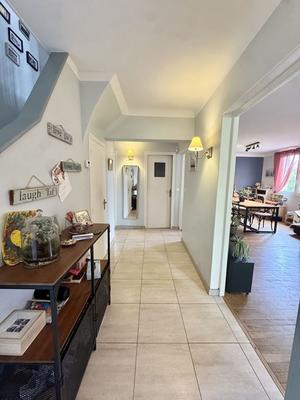 Maison traditionnelle - 137 m² - 6 pièces