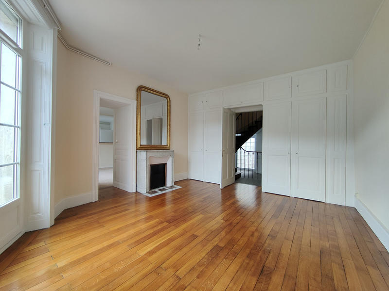 Maison - 186 m² - 6 pièces