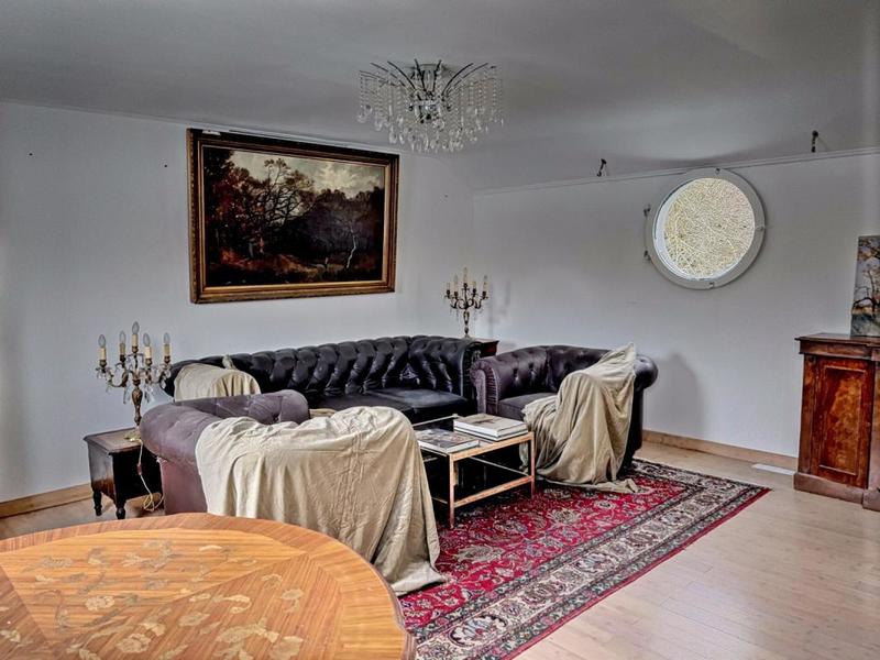 Maison - 230 m² - 15 pièces