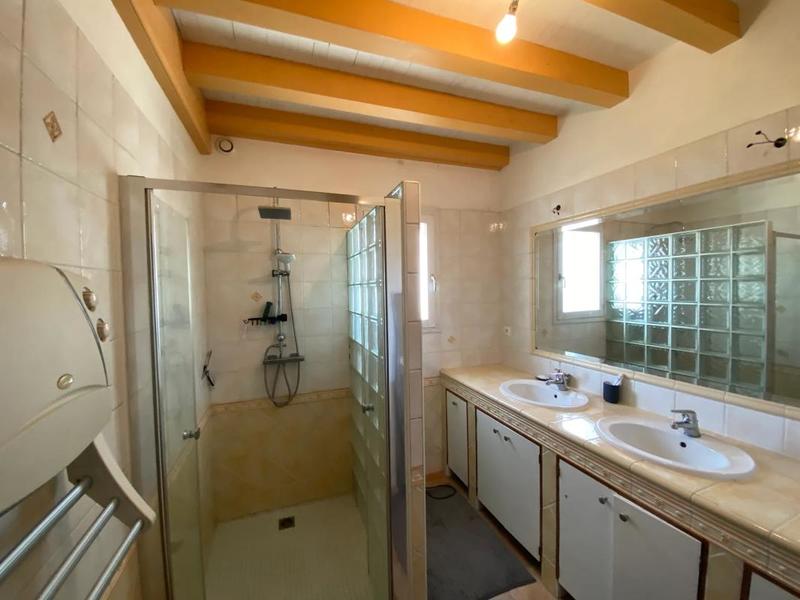 Maison - 200 m² - 7 pièces