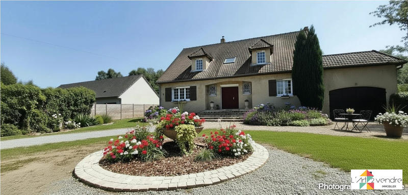 Maison - 230 m² - 7 pièces