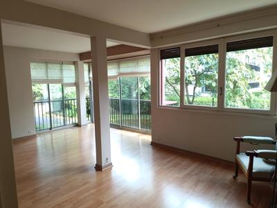 Appartement - 98 m² - 5 pièces