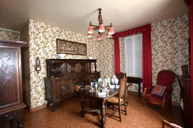 Maison - 240 m² - 10 pièces