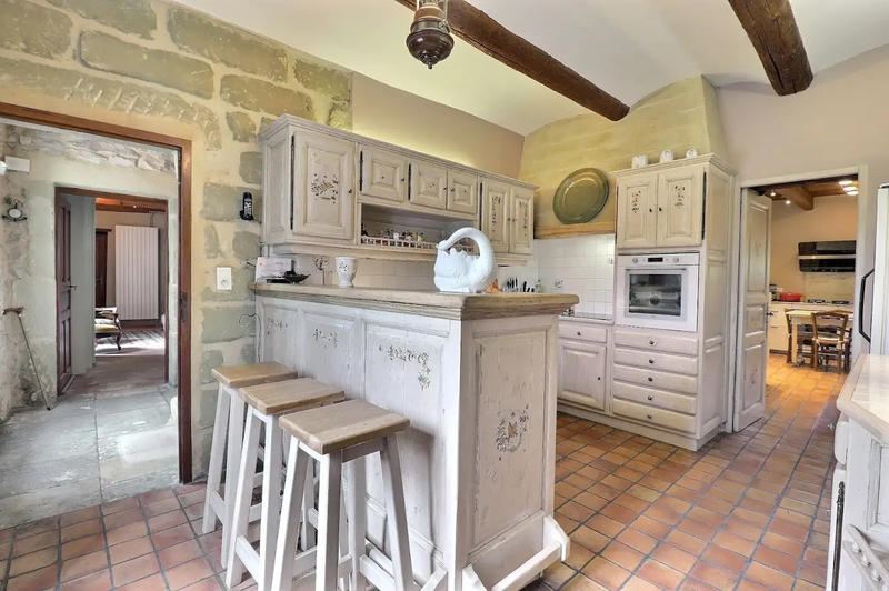 Maison - 331 m² - 9 pièces