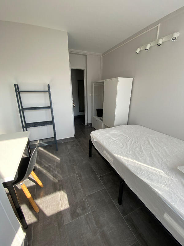 Appartement - 99 m² - 5 pièces