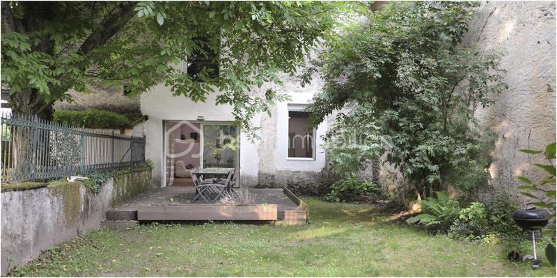 Corps de ferme - 220 m² - 6 pièces