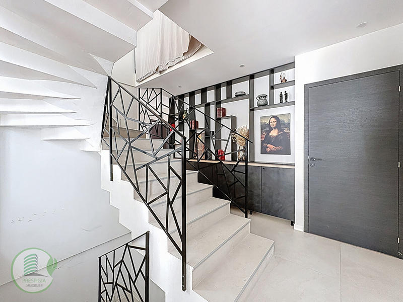 Maison - 187 m² - 7 pièces