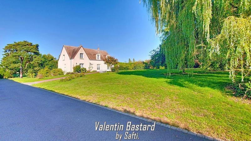 Maison - 260 m² - 10 pièces