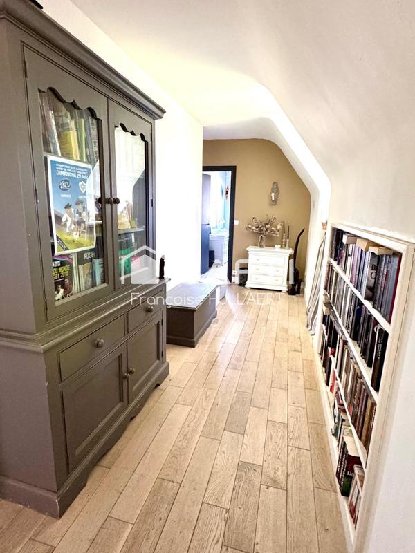 Maison - 185 m² - 7 pièces