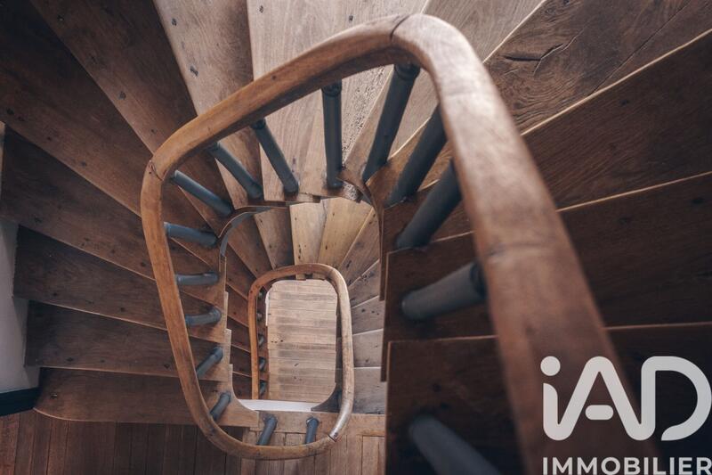 Maison - 328 m² - 12 pièces