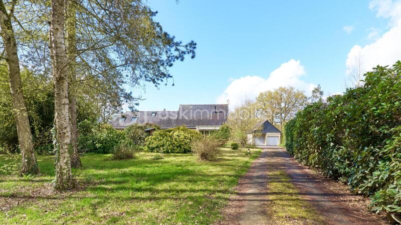 Propriété - 257 m² - 7 pièces