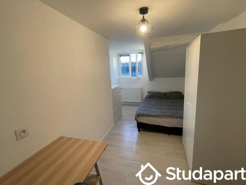 Chambre - 12 m² - 1 pièce