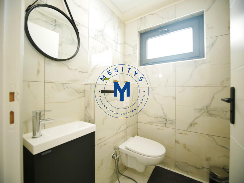 Maison - 140 m² - 8 pièces