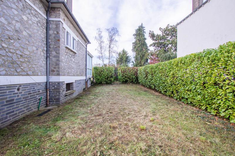 Maison traditionnelle - 174 m² - 6 pièces