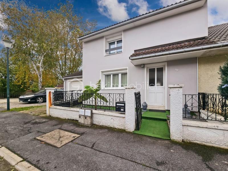 Maison - 98 m² - 5 pièces