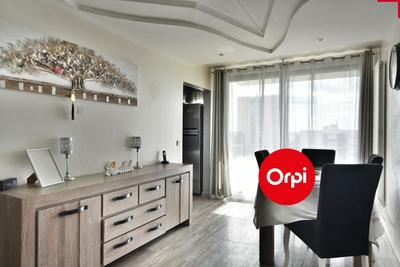 Appartement - 90 m² - 5 pièces