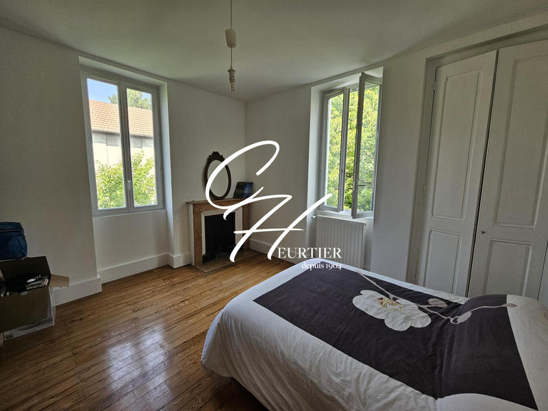 Maison - 224 m² - 9 pièces