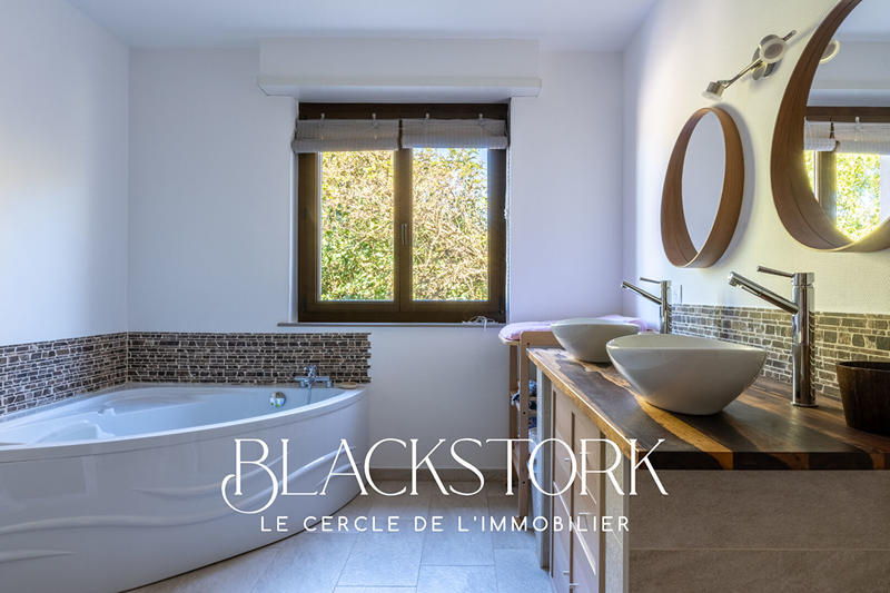 Maison - 180 m² - 6 pièces