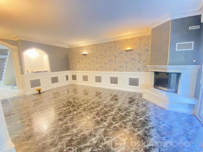 Maison traditionnelle - 180 m² - 5 pièces