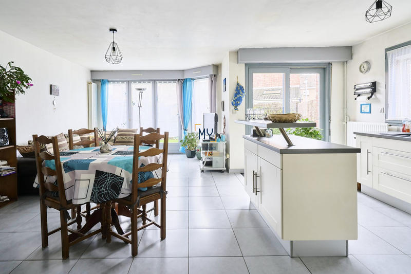 Maison - 88 m² - 4 pièces