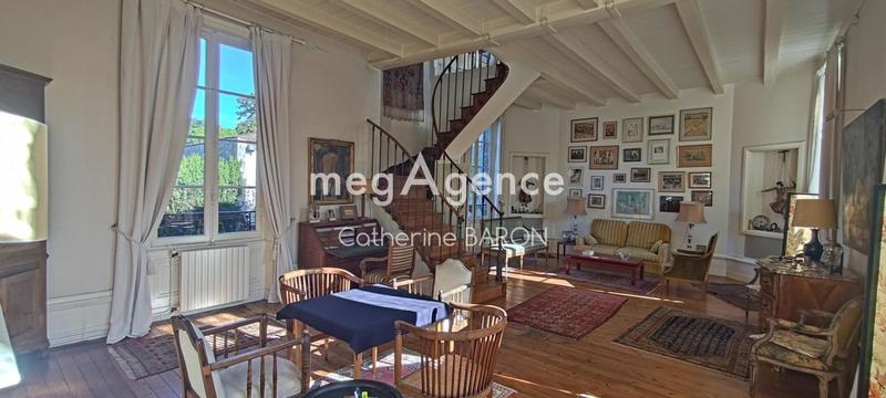 Maison de ville - 222 m² - 7 pièces