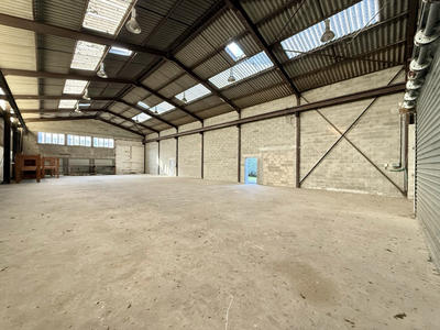 Entrepôt - 800 m²