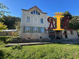 Maison ancienne - 160 m² - 6 pièces