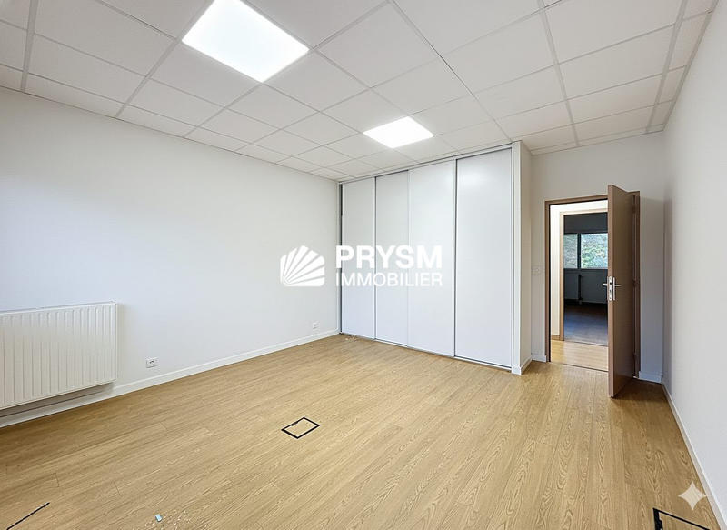 Bureau - 119 m² - 6 pièces