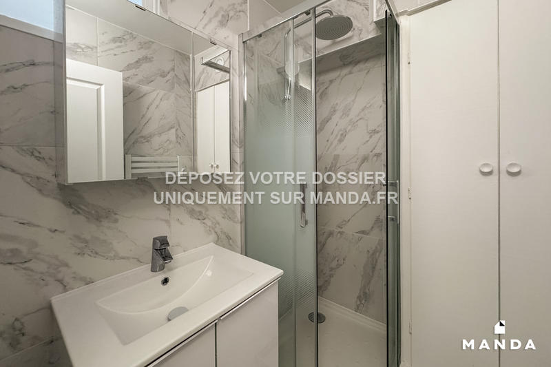 Chambre - 9 m² - 6 pièces