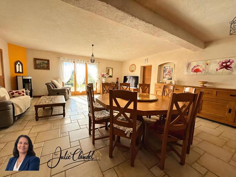 Maison - 170 m² - 5 pièces