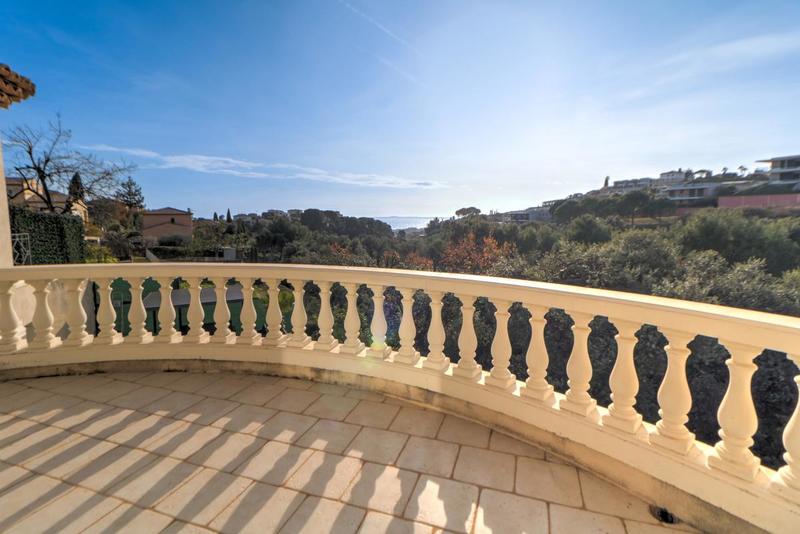 Maison - 200 m² - 6 pièces