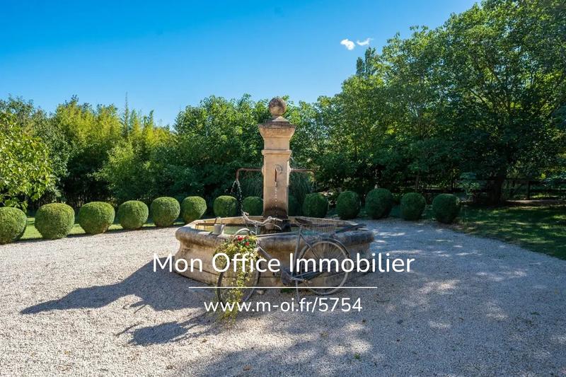 Demeure - 300 m² - 9 pièces