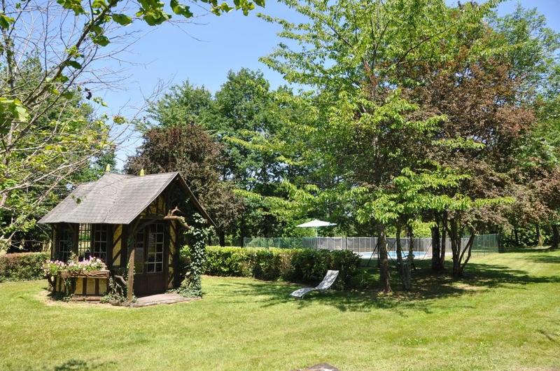 Maison traditionnelle - 260 m² - 8 pièces