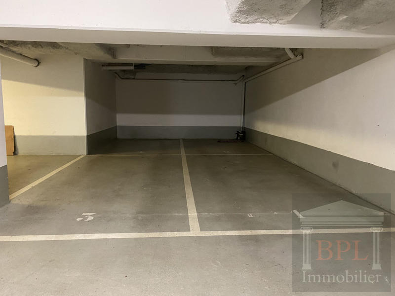 Parking / Garage - 23 m²