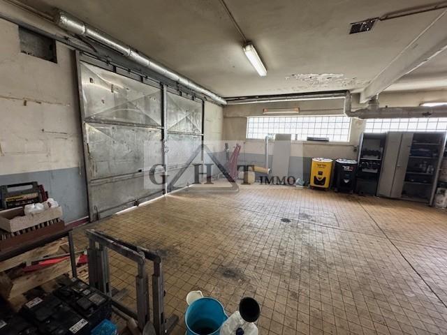 Entrepôt - 970 m²