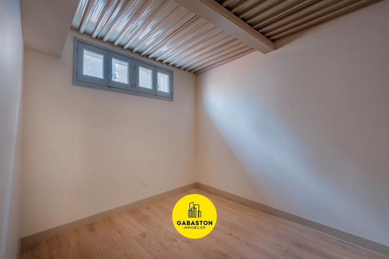 Immeuble - 271 m² - 9 pièces