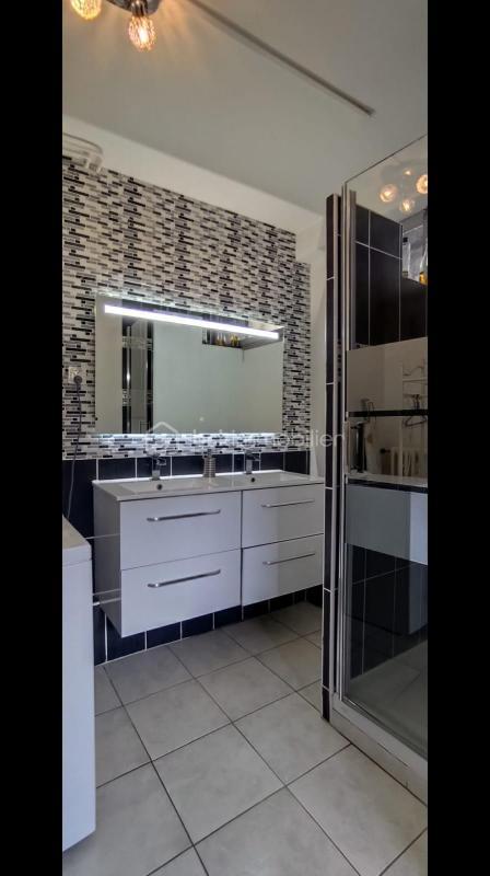 Maison - 196 m² - 9 pièces